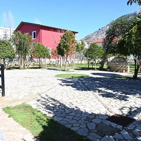 Villa! Lezhë